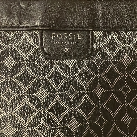 Fossil Black and Grey Crossbody Bag with adjustable strap - Picture 2 of 9